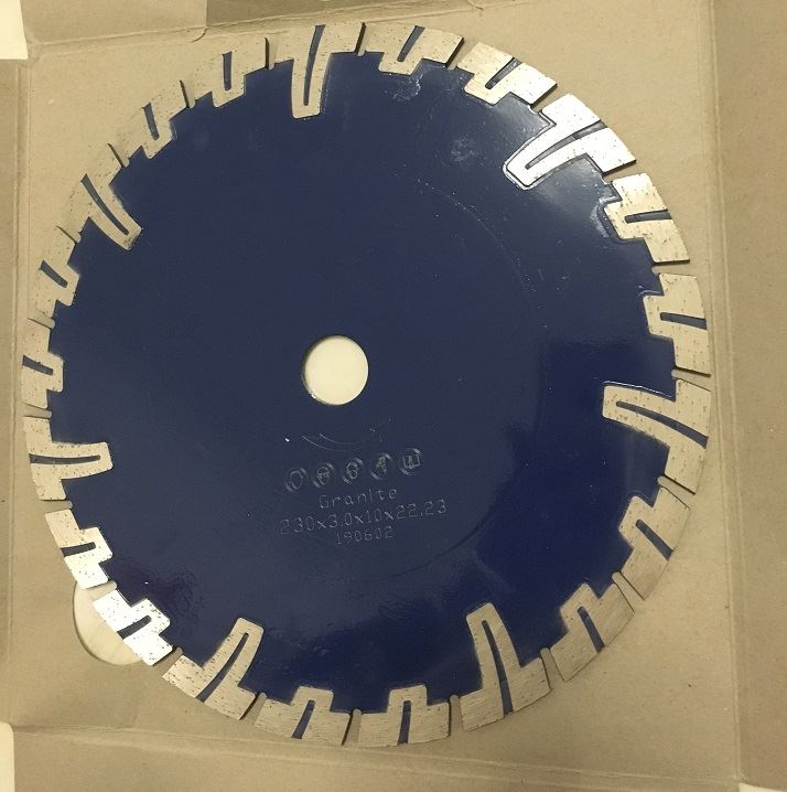 T-shaped Segmented Turbo Blade with Protecting Teeth